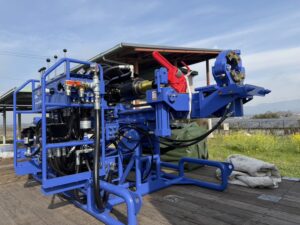 鉄筋挿入工の新マシン導入！EMS SPRING DRILL ESD40Ⅲを購入しました｜株式会社エーステック